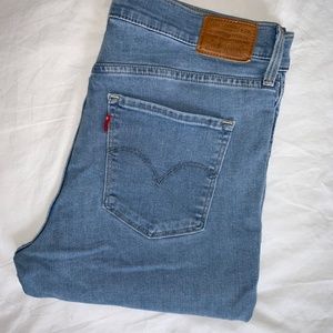 Levi's 311 Shaping Skinny